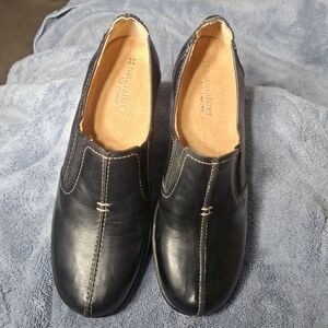 Naturalizer Women Black Slip-On Comfort Loafers